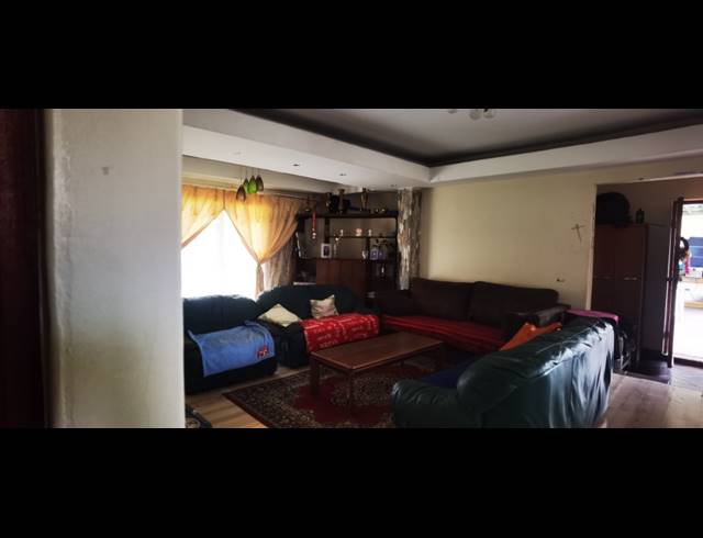 3 BEDROOM FREESTANDING FOR SALE IN MERRIVALE